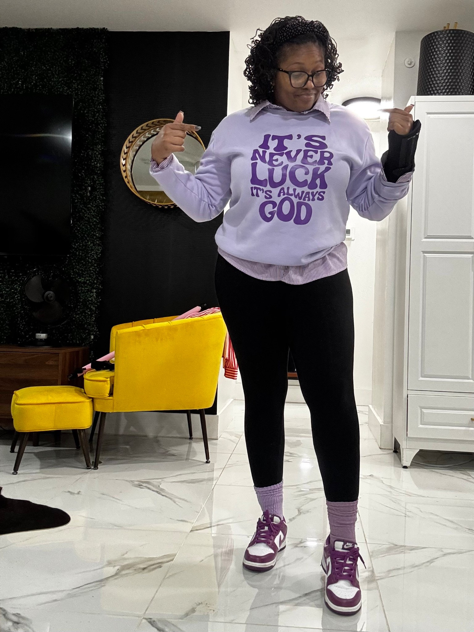 This sweatshirt is a M (it runs large)
Leggings are a L

#LTKootd #LTKdayinmylife #LTKOver40