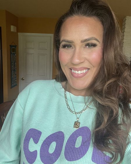 I am in love with this beautiful mint of this corded graphic sweatshirt from Pink Lily!! Like it literally gives me life! This graphic is so cute too! It is oversized so no need to size up. I’m in my normal size small and I love the fit. Mom style, casual style, Spring outfit, #LaidbackLuxeLife

Sweatshirt: S

Follow me for more fashion finds, beauty faves, lifestyle, home decor, sales and more! So glad you’re here!! XO, Karma


#LTKfindsunder50 #LTKSeasonal #LTKstyletip
