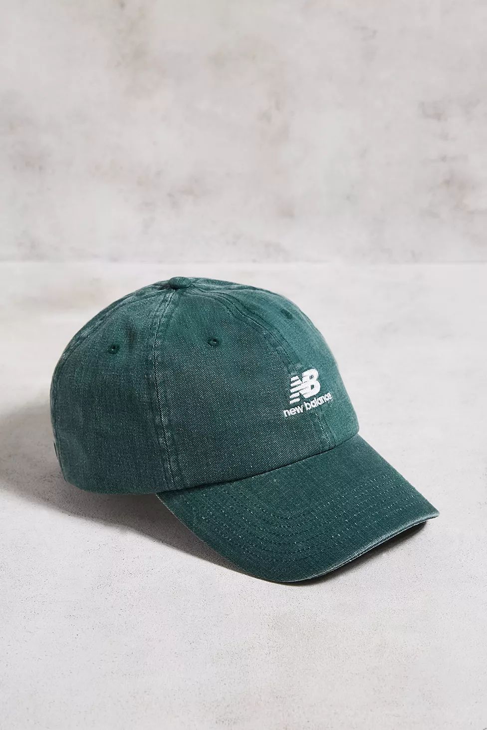 New Balance Washed Green Embroidered Cap | Urban Outfitters (EU)