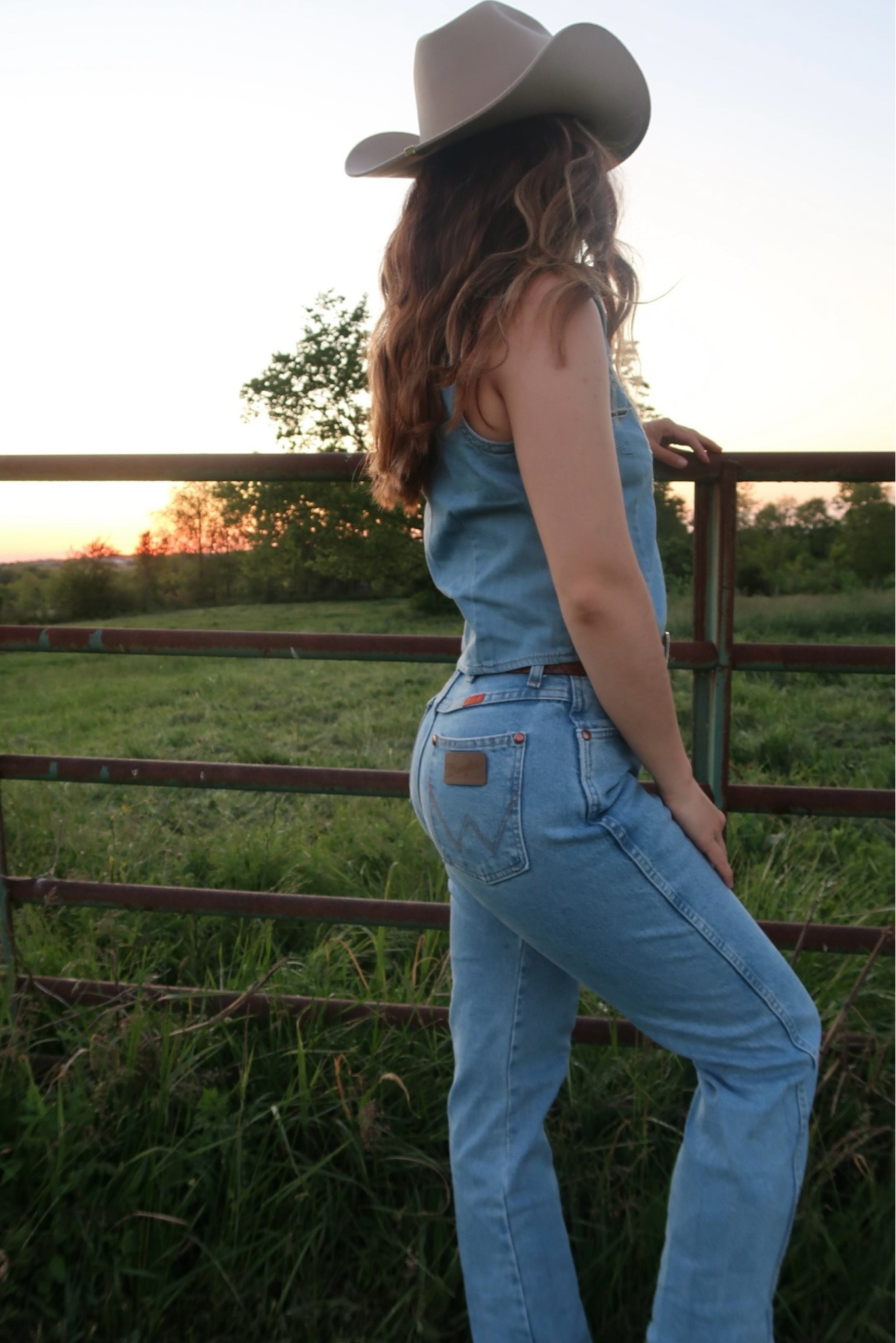 @Wrangler #ad my fav cowboy cut jeans and pearl snap embroidered button down! Love the western saddle details on this one!

#LTKMothersDay #LTKdayinmylife #LTKgrwm