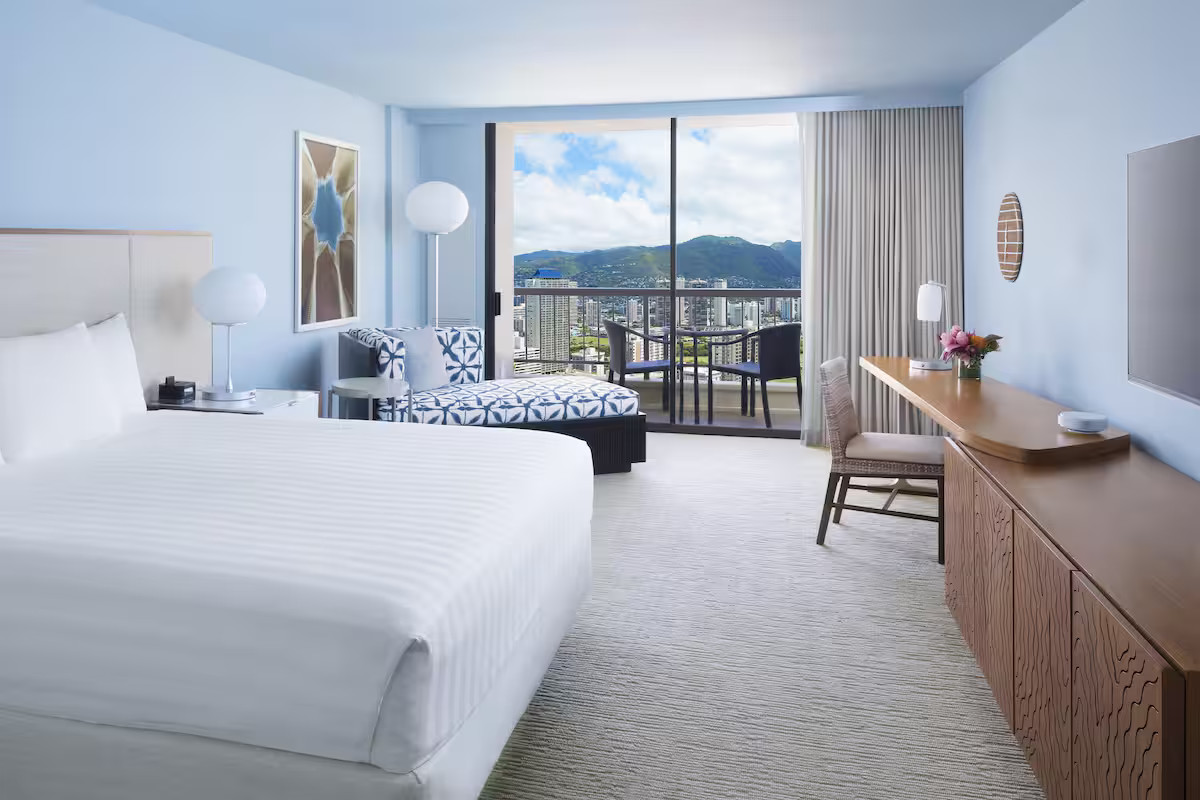 Hyatt Regency Waikiki Beach Resort & Spa | Expedia (US)