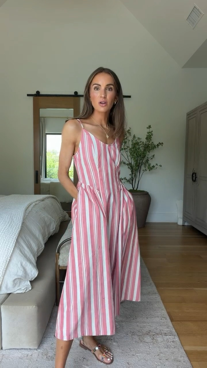 Absolutely love this striped dress from target! 😍 perfect for any summer travel or date night, and it’s under $40! 🫶🏼