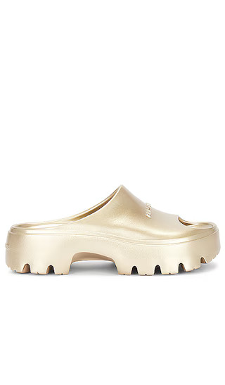 Eclipse Flatform Slider in Metallic Gold | Revolve Clothing (Global)