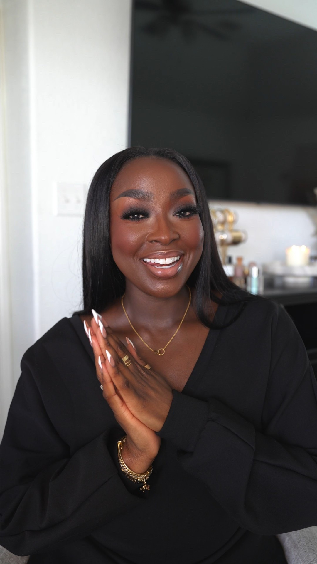 Yes, black women can and should get laser hair removal! It cuts down on ingrown hairs, razor bumps and dark spots.  #LaserHairRemoval #SmoothSkinTips #Hygiene #HygieneForBlackWomen