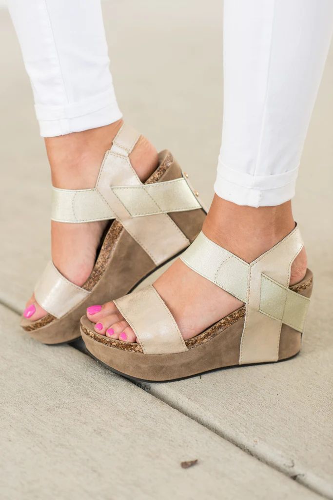 Keep It Going Wedges, Gold | The Mint Julep Boutique