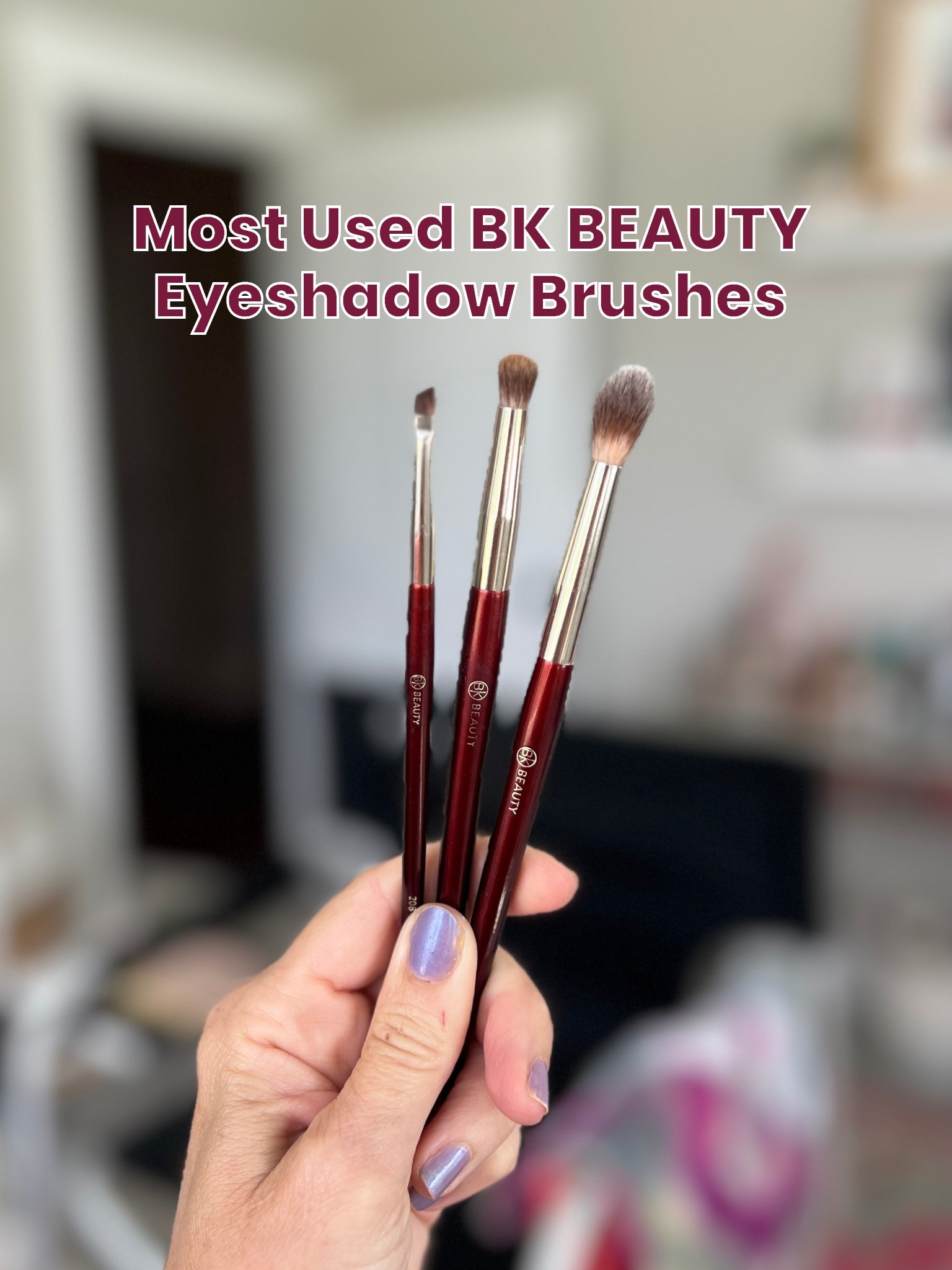 3 shadow brushes I can’t do eye makeup without. 👀 🖌️ #202 wide fluffy, #207 small crease work, #208 angled extra small eyeliner 