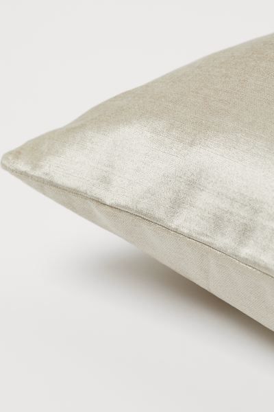 Velvet cushion cover | H&M (UK, MY, IN, SG, PH, TW, HK)