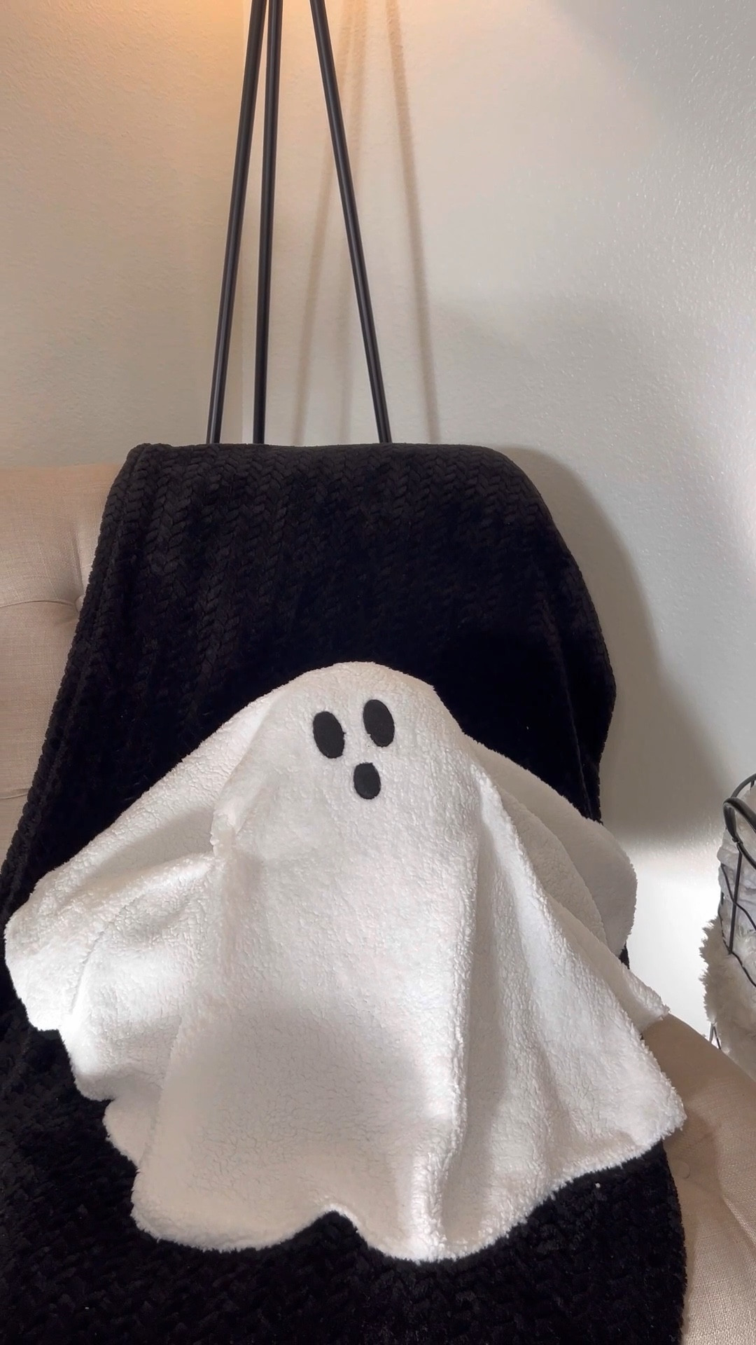 Walmart Ghost Pillow under $9 👻

#LTKSaleAlert #LTKHome #LTKSeasonal
