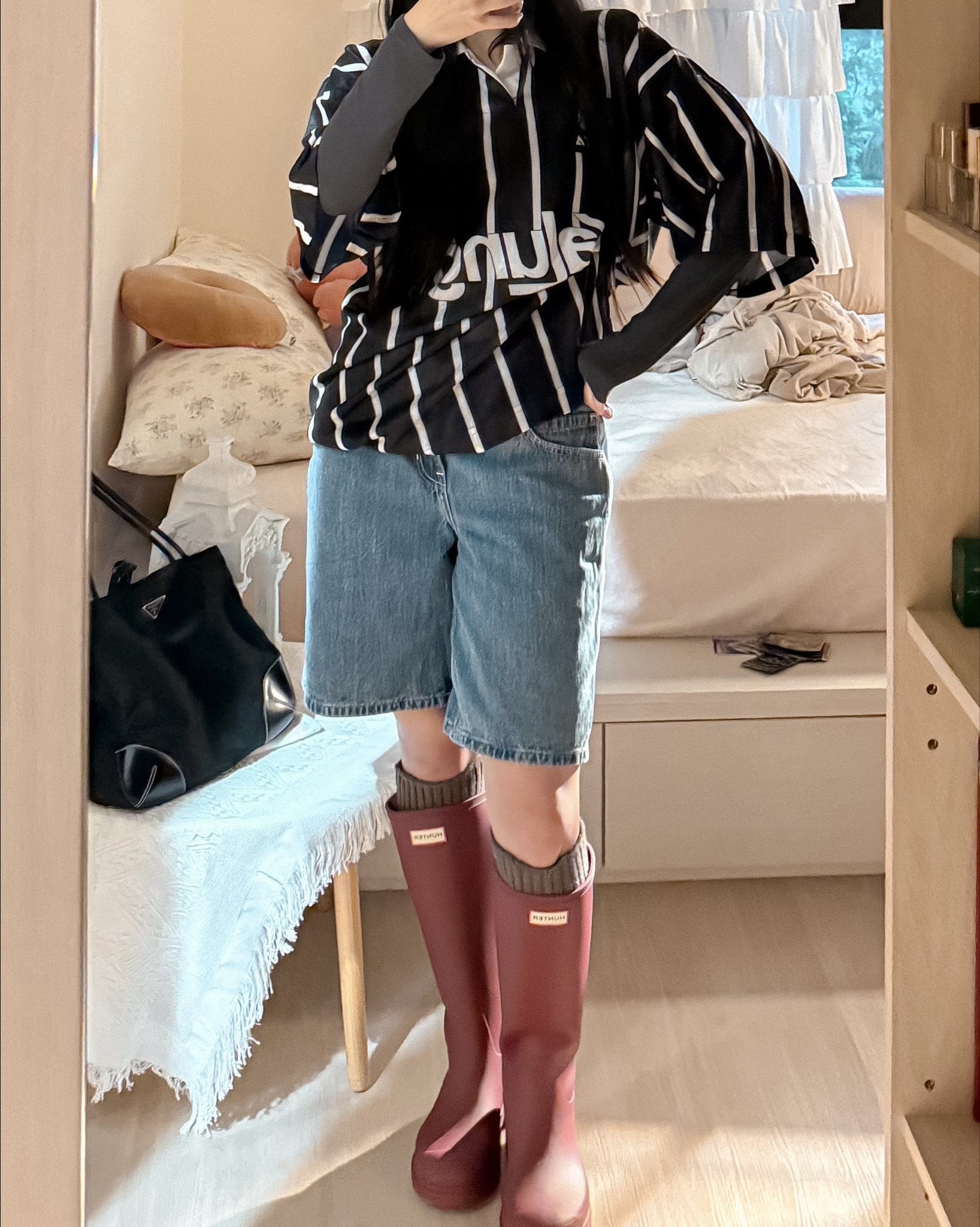 Thank God I got my Hunter boots ☔️
Still happy even on a rainy day — the perfect dark red shade makes everything feel warmer. At 5’3”, the height fits just right, and I can still layer in cozy socks for extra comfort 🧦💋

Boots: 37 (my usual size — enough room for cozy socks)

#hunterboots #rainydayoutfit #rainboots #redboots #winteroutfit #cozyoutfit #winterstyle #rainystyle #rainydayfashion #streetstyle #ootd #winterootd #fashioninspo #outfitinspo #holidayoutfit #festiveoutfit #darkredboots #pinterestoutfit #fashionstyle #girlystyle #cutegirlstyle #cozygirlstyle

#LTKPetite #LTKCyberWeek #LTKGiftGuide