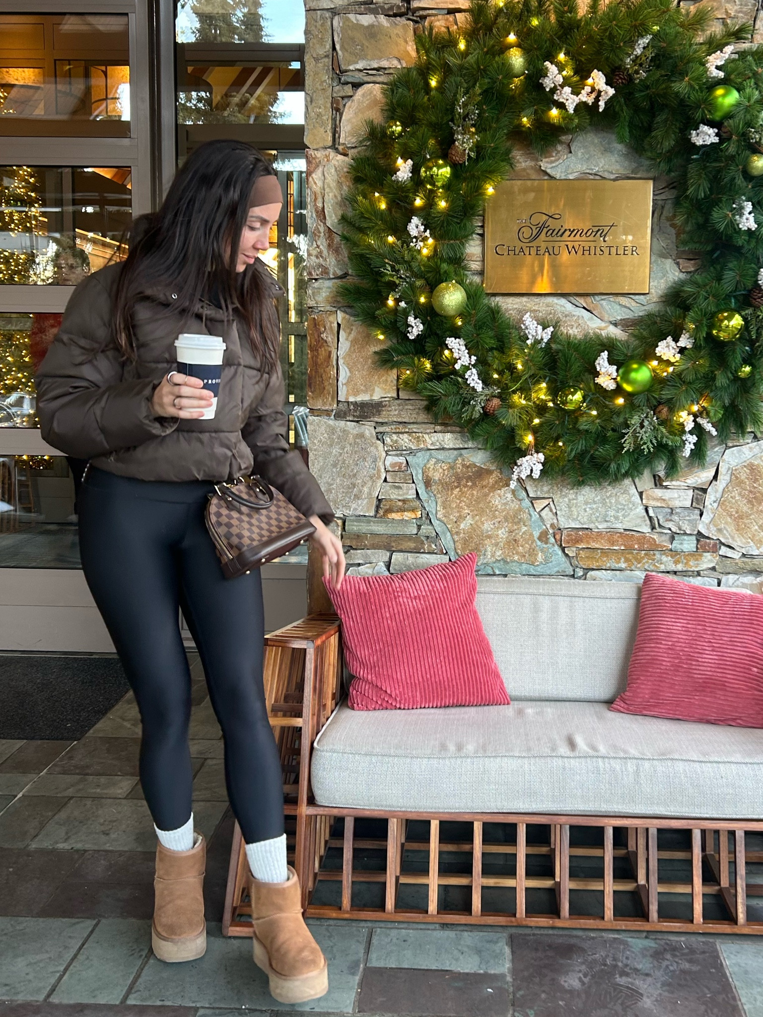 Winter chic 

#LTKStyleTip #LTKSeasonal #LTKHoliday