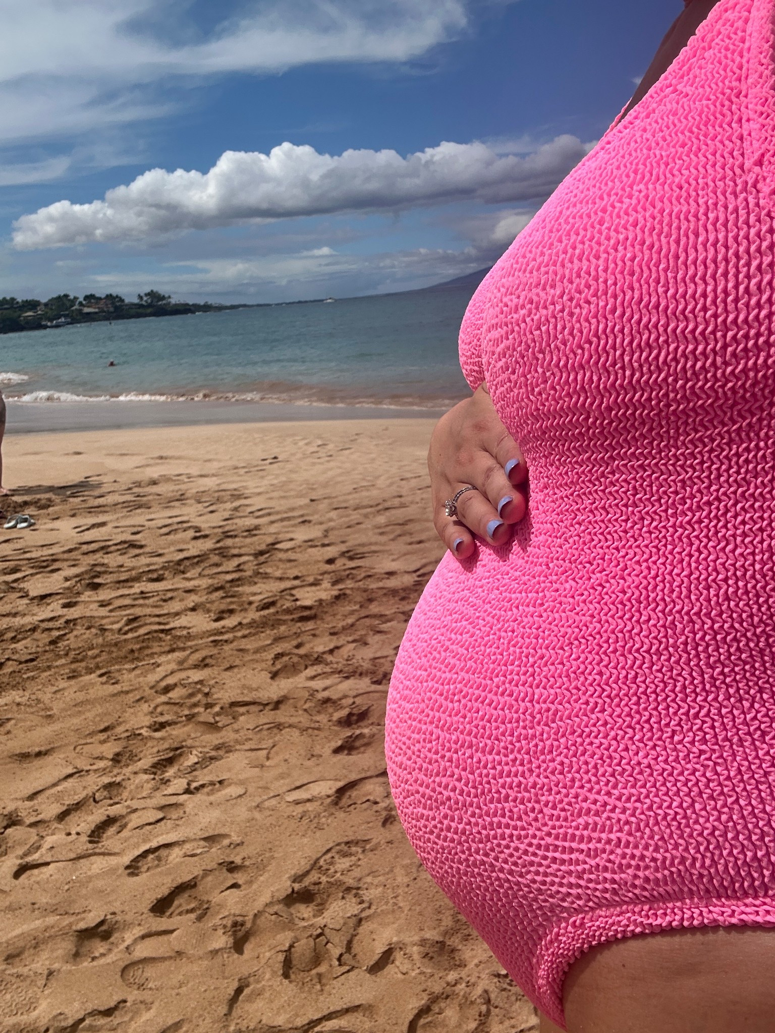 I love this Hunza G one piece while pregnant. It’s so comfortable and stretches well so I’ll be able to wear throughout pregnancy. 

Vacation Outfits | Beach Outfit |Babymoon | Hawaii Outfit Inspo | Bump Friendly Bathing Suit 

#LTKSummerEdit #LTKBump #LTKTravel