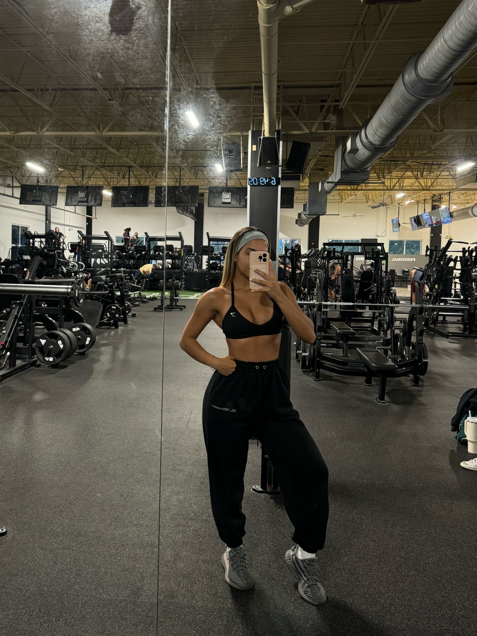 gym fit🖤wearing size S for referencee