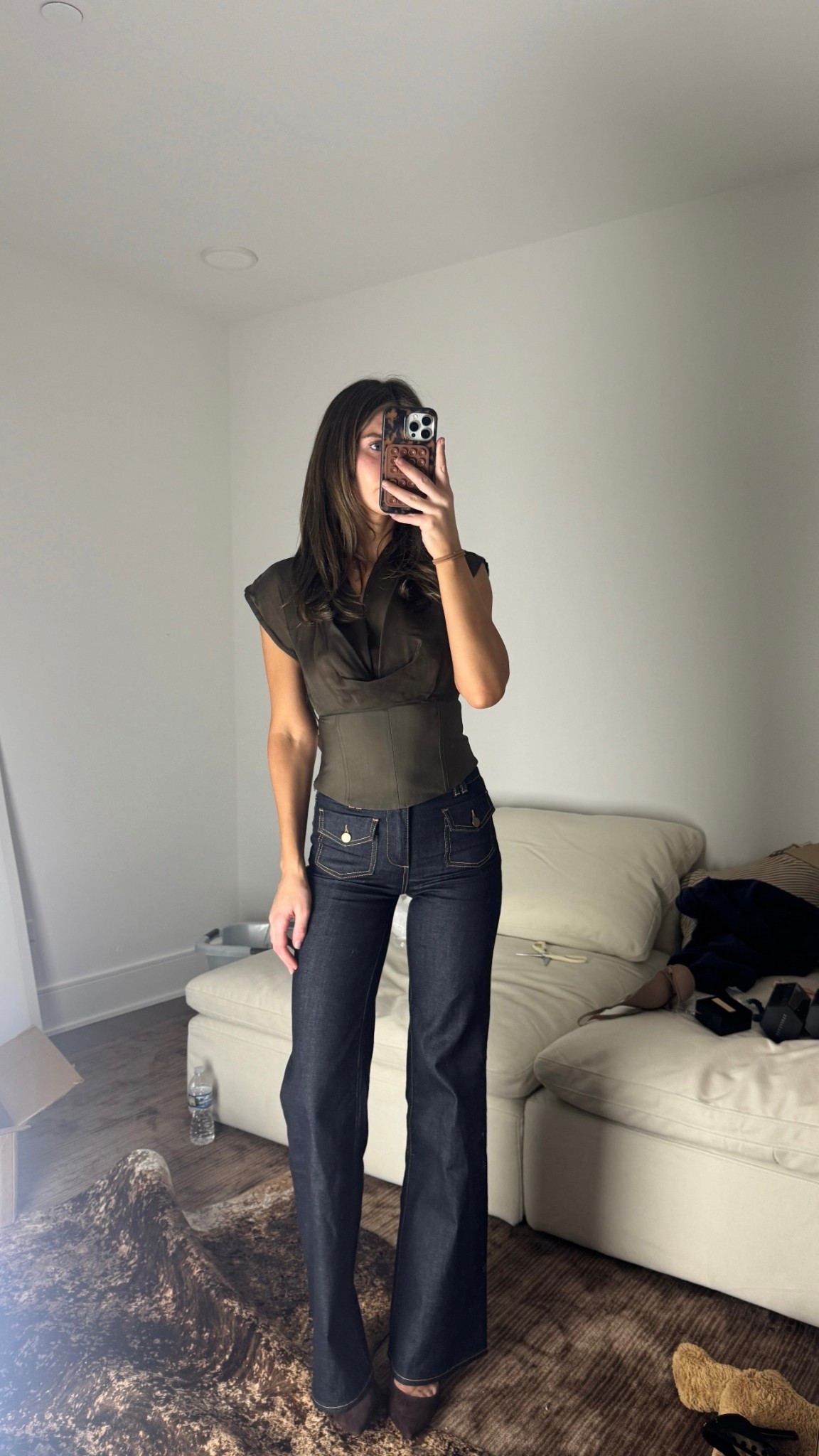 easy Thanksgiving weekend outfit ♥️🍂 wearing size 24 in the jeans and 0 in the top! 