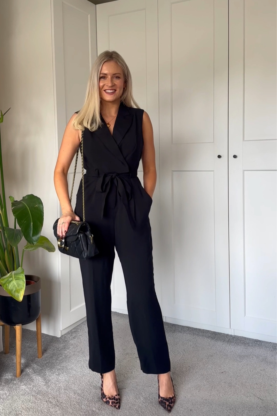 Black tie waist blazer jumpsuit 🖤

#hm #hmnewin #jumpsuit 