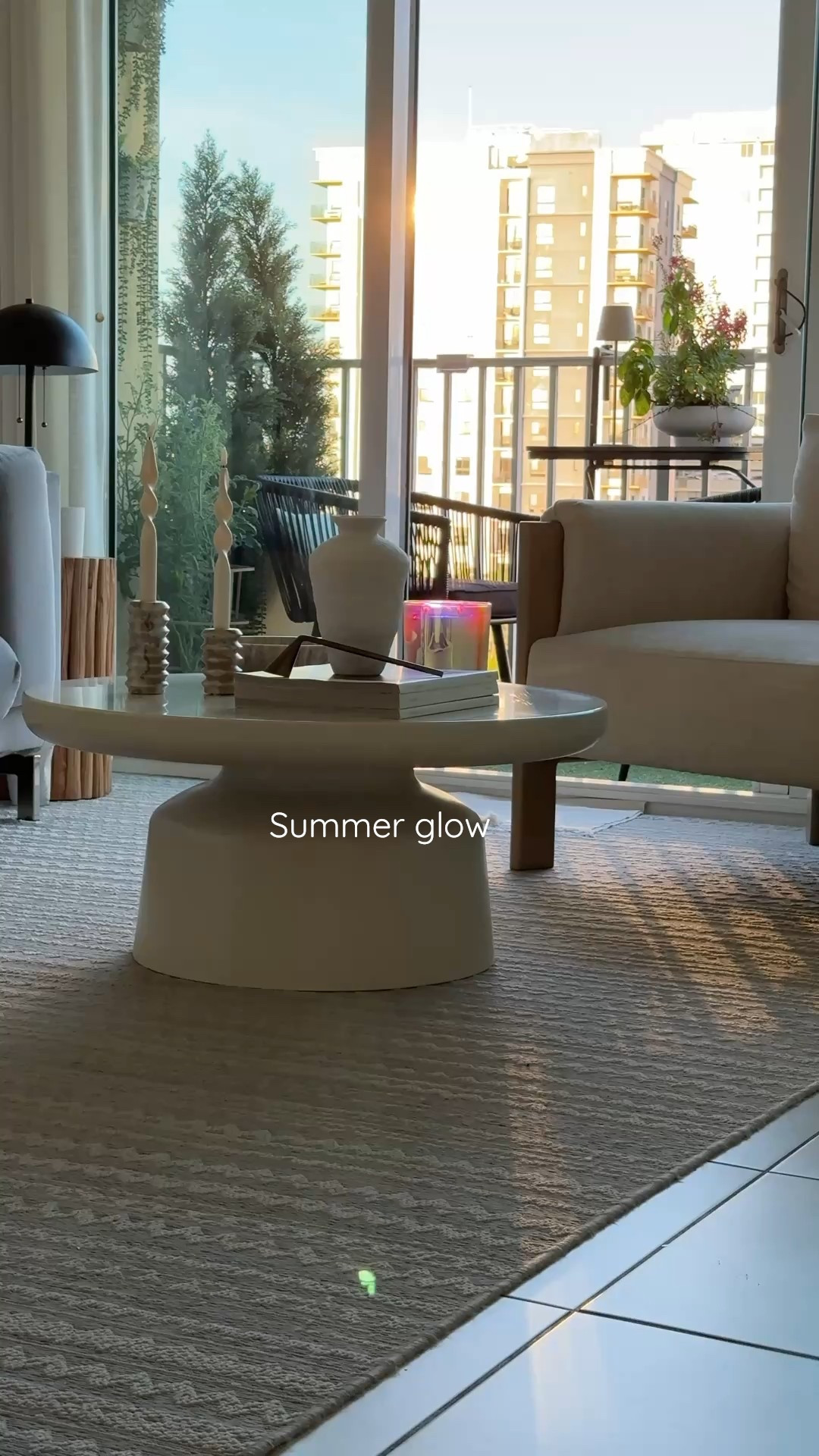 Living room decor ✨
Candle discount code: FAMELLY10