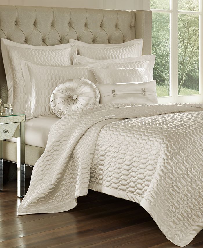 J Queen New York Satinique Quilted Quilt, Full/Queen & Reviews - Home - Macy's | Macys (US)