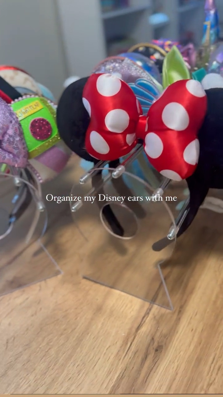Finally found the perfect solution for my Disney ear obsession! 🐭✨ This Amazon ear holder is a total game changer. No more smashed ears, and everything is so organized! 🙌🏽 Watch me get my collection Disney-ready! How do you store your ears? 👇🏽 

#DisneyEarOrganization #DisneyStyle

#LTKKids #LTKTravel #LTKFamily