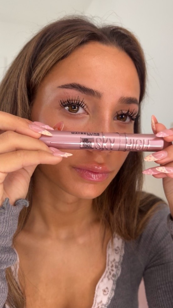 #ad #MaybellinePartner This mascara went viral for a reason…

@Maybelline @targetstyle @target #target #targetpartner