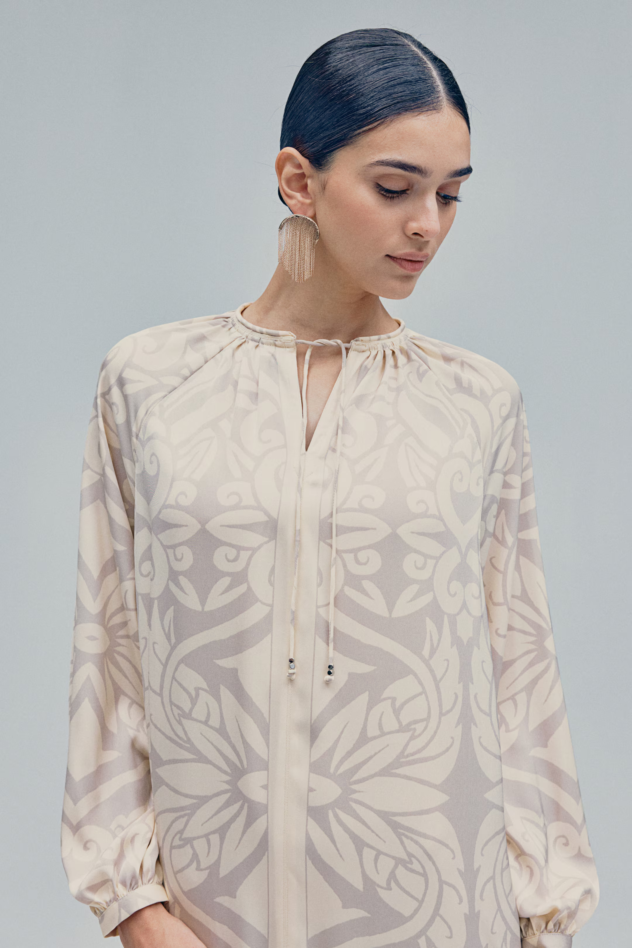 Balloon-sleeved dress | H&M (UK, MY, IN, SG, PH, TW, HK)