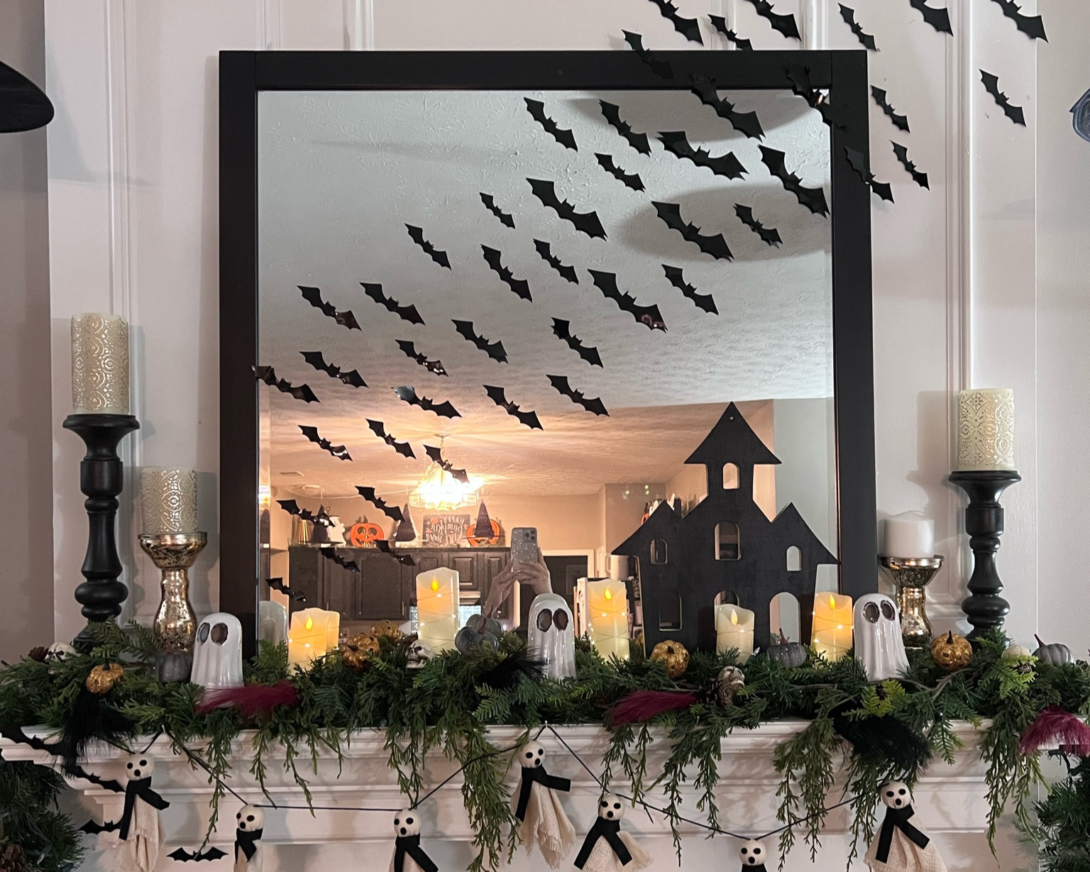 Halloween Mantel close up 🦇 

#LTKSeasonal #LTKhome #LTKstyletip