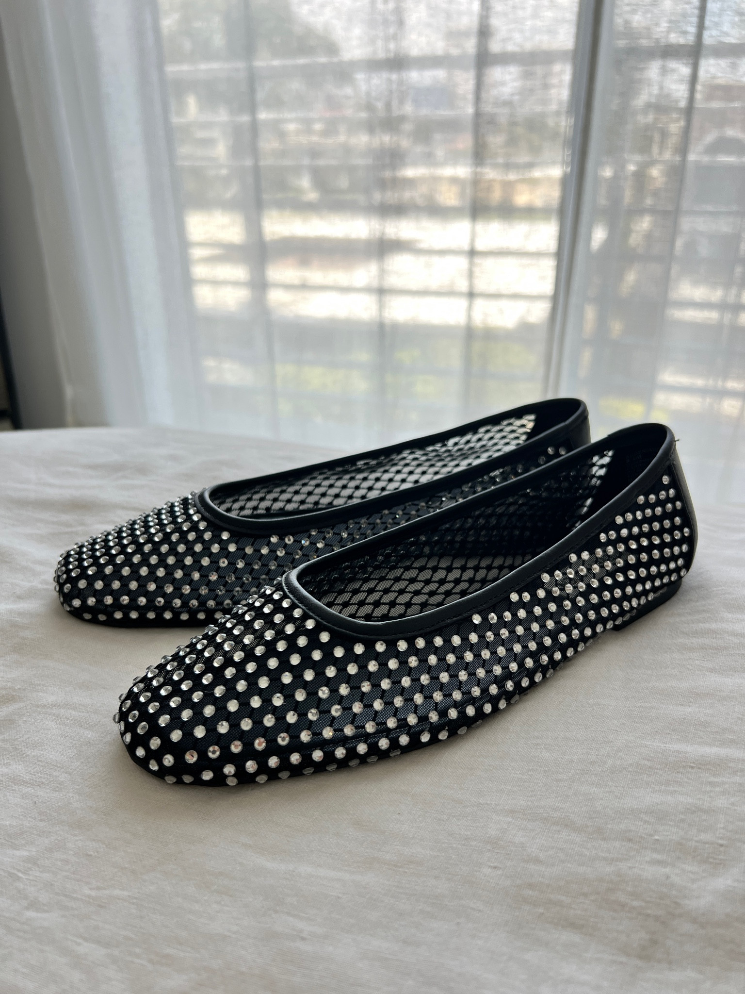 Ballet flats, summer shoes, Steve Madden, mesh flats, sparkly shoes, rhinestone flats, summer fashion, summer trends, summer wedding 

#LTKStyleTip #LTKFindsUnder100 #LTKShoeCrush