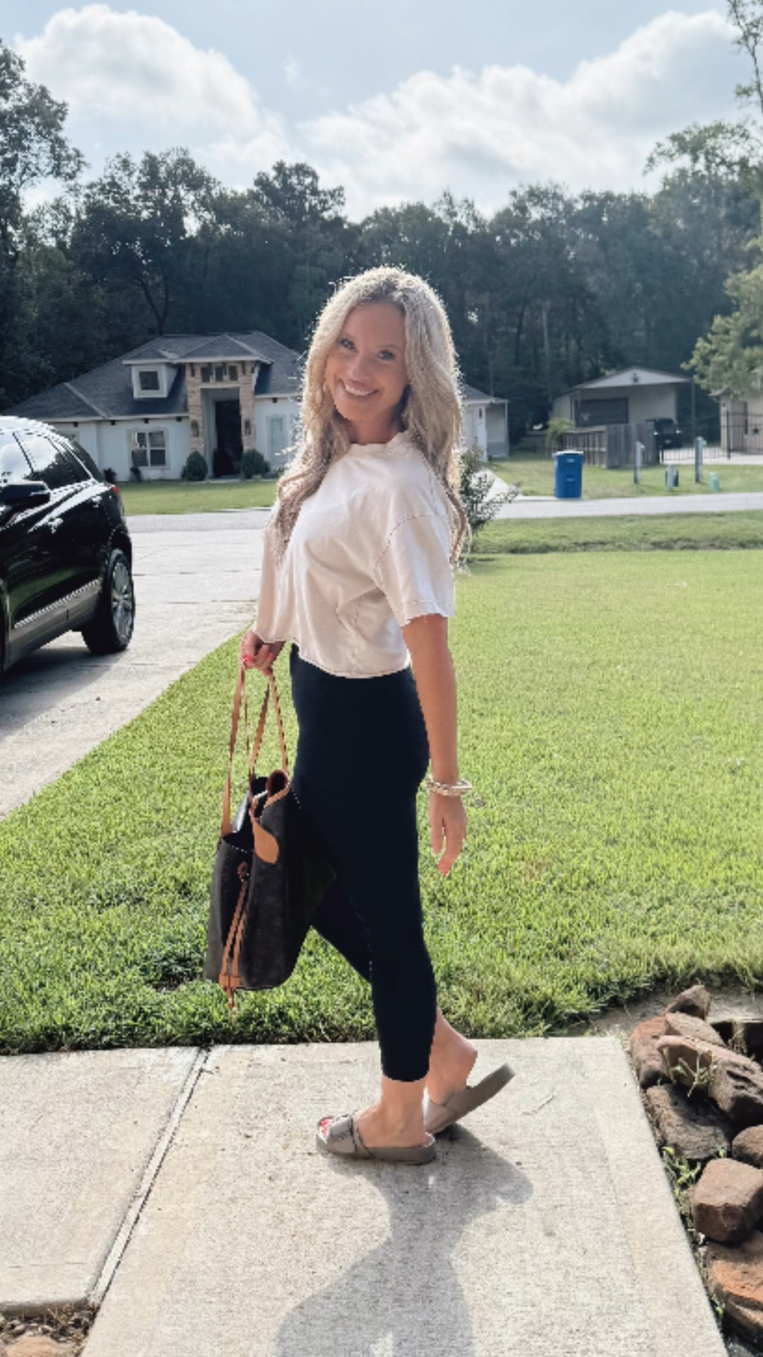 Lululemon wannabe’s sooo good #yogapants

#LTKgrwm #LTKootd
