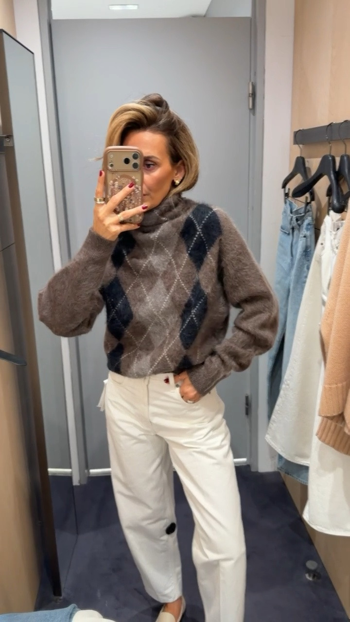 25% off friends and family sale at Cos, taking home this gorgeous brushed cashmere sweater and these tapered jeans in a size 26
