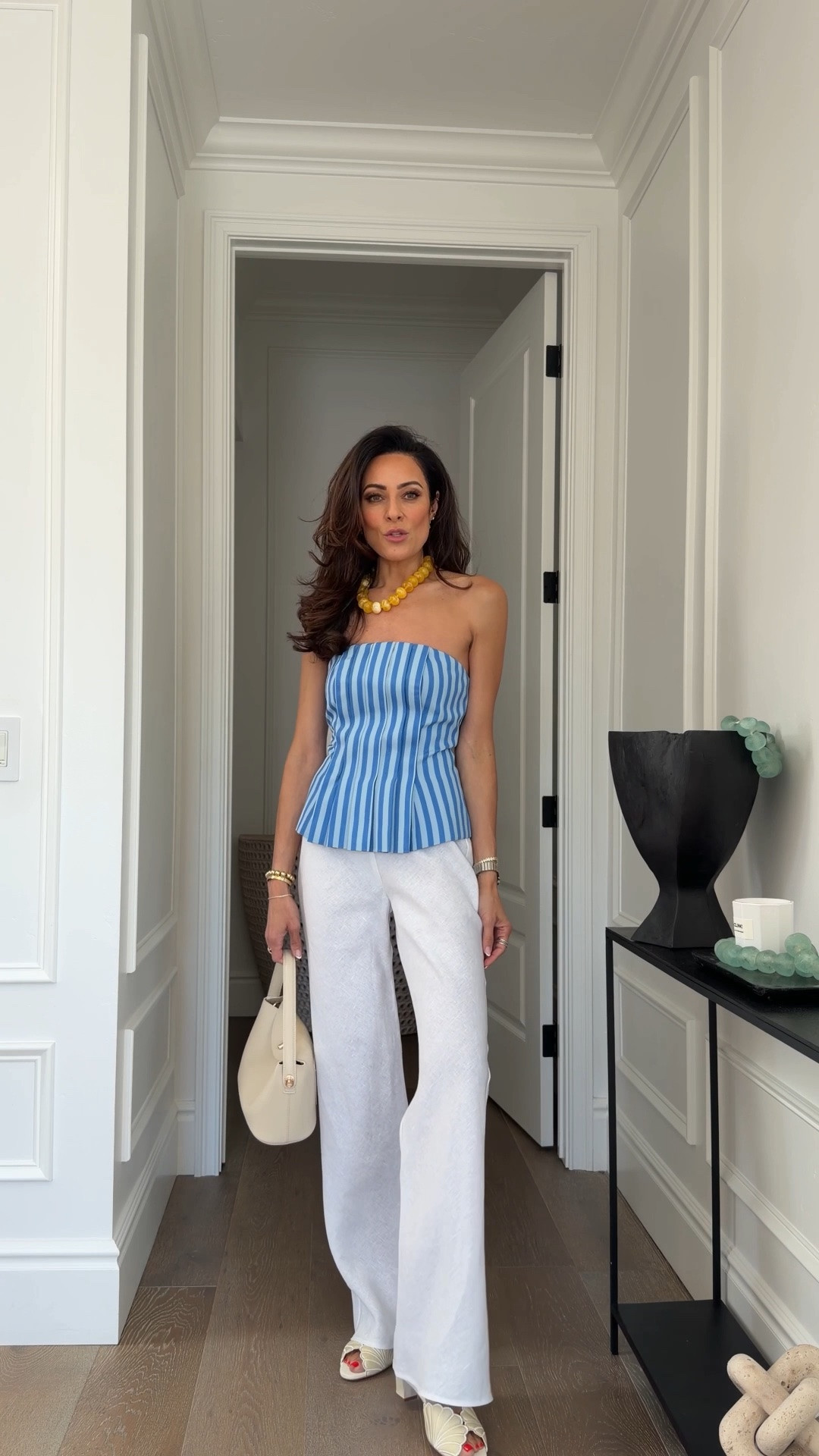 The most gorgeous top, adding color to my spring and summer, use CODE: LUCYSWHIMS20 for 20% off orders $100+