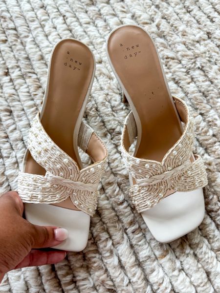 Target sandals are 30% off for #targetcircleweek

@target #target #targetpartner #ad