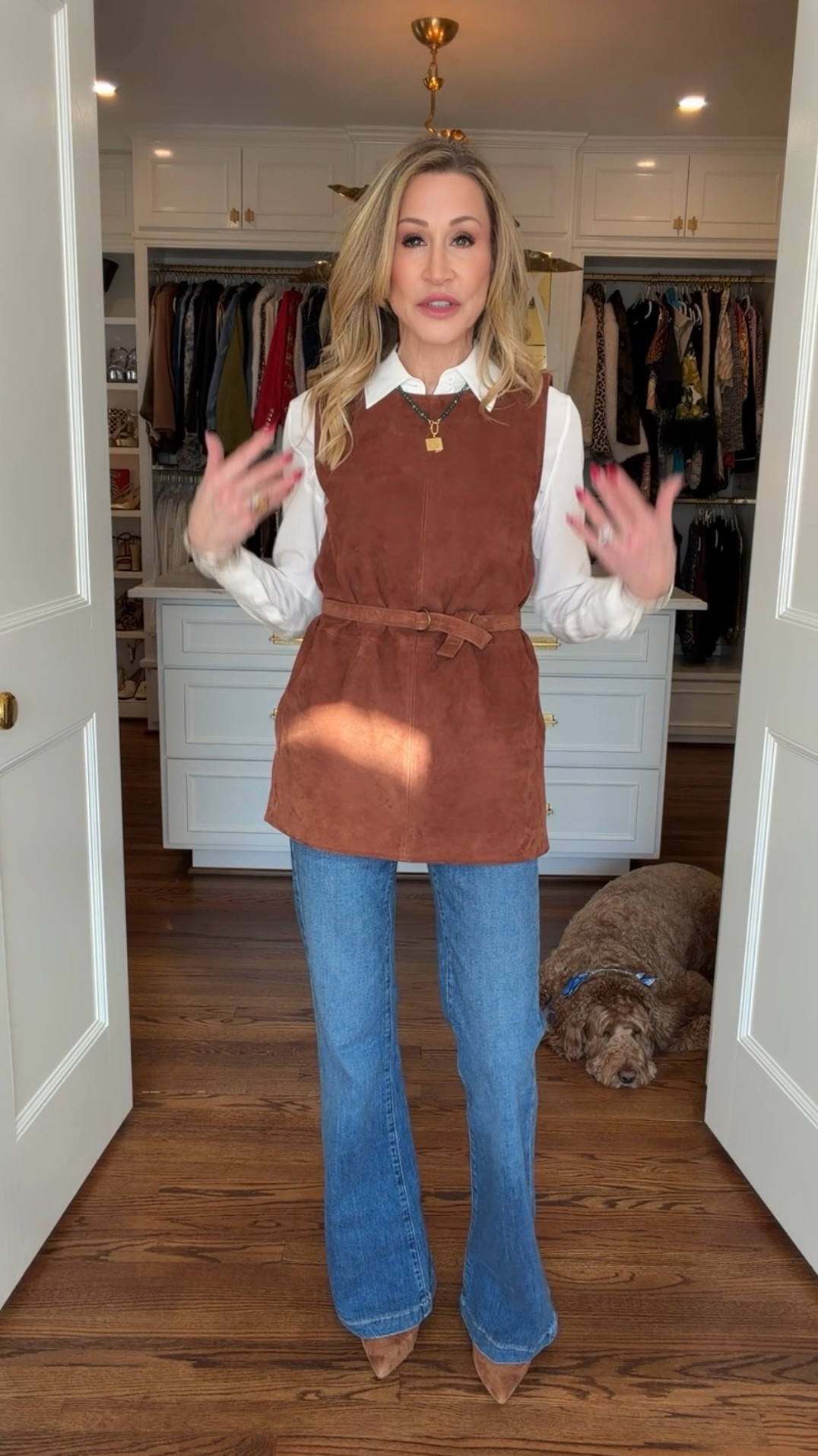 Day 2 of my midlife style challenge…here’s what I wore!
Suede tunic, cream silk blouse, Le Jean jeans, tan suede stiletto booties, a malachite charm necklace and a long leopard coat.


#LTKOver40 #LTKootd #LTKSeasonal