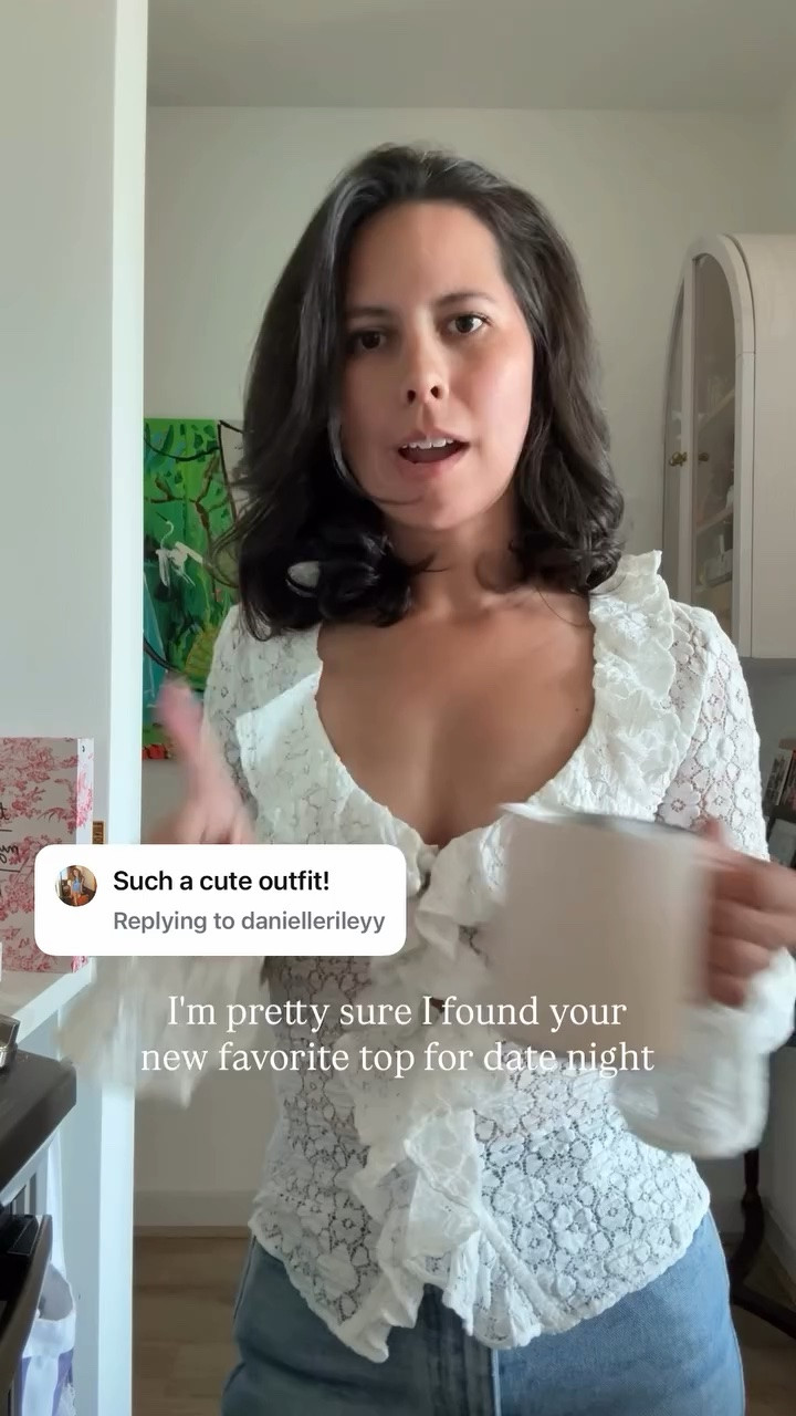 For sizing reference I got an XXXS which I was very worried was going to be too small when I opened it, but it’s stretchy!

Comment SHOP if you want the link to shop the Hill House top 💕

Casual chic outfit, casual chic ootd, casual but polished, date night top, date night outfit, summer date night jeans outfit