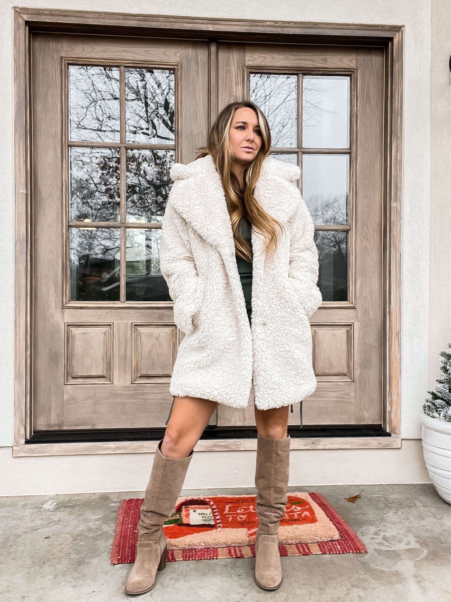 Abercrombie & Fitch Teddy Coat 

#LTKstyletip #LTKxAF #LTKsalealert