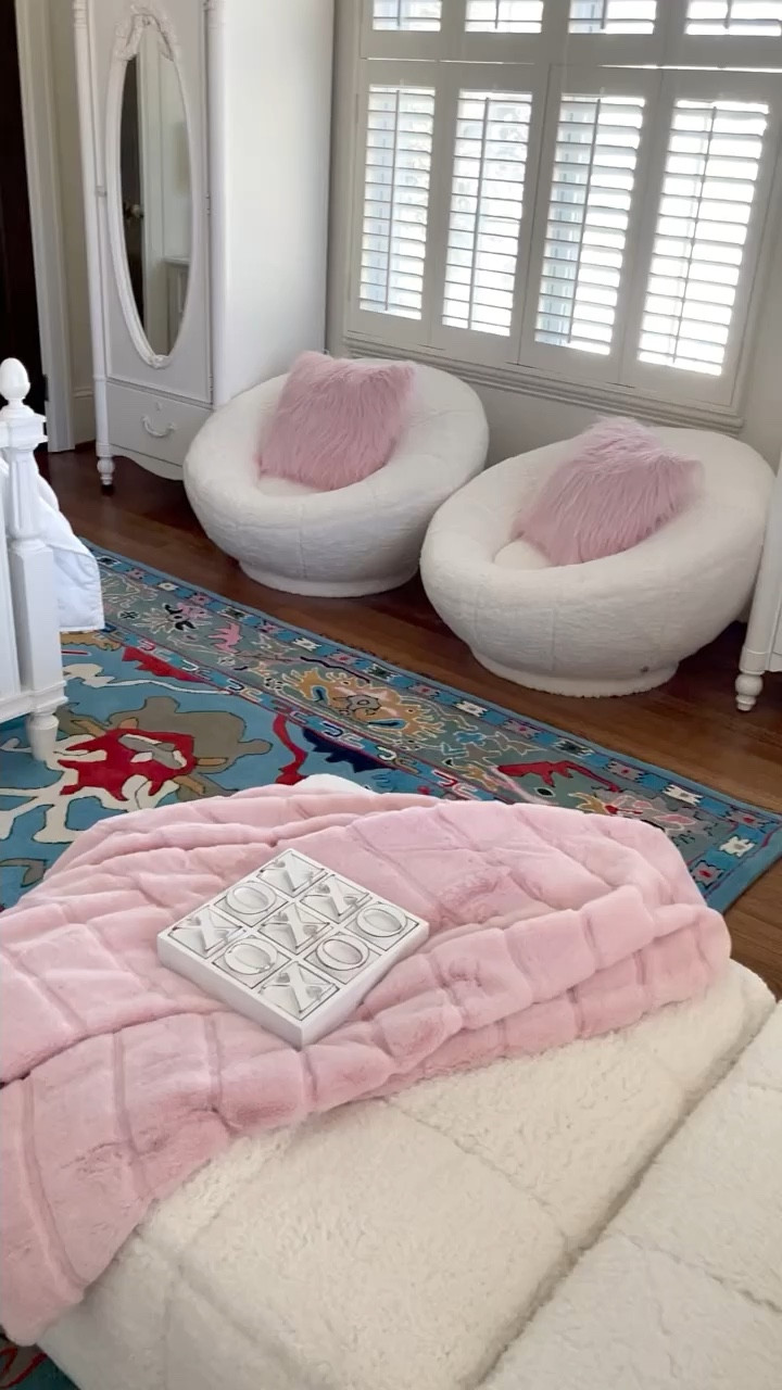 🌈 Revamp Alert! 🛏✨ The lively patterns and punchy colors have infused so much joy and character into my daughter’s space. 🎨 It’s like walking through rainbow with every step! She is head over heels with her bedroom revamp!🌈🤩

#LTKhome #LTKVideo #LTKkids