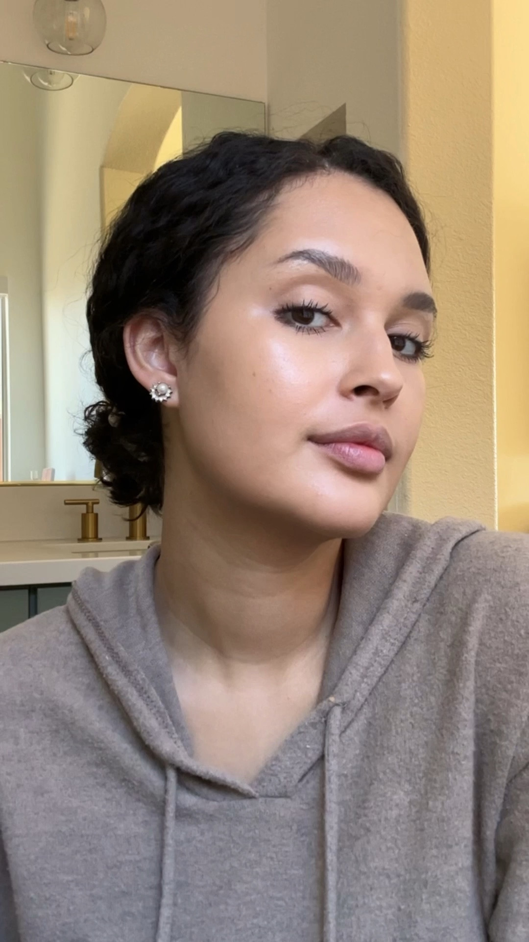 this is the makeup look I do when I don’t have time for makeup! It takes 5 minutes and is simple and light yet lasts all day 🤍 #simplemakeup #minimalmakeup 

#LTKbeauty #LTKVideo