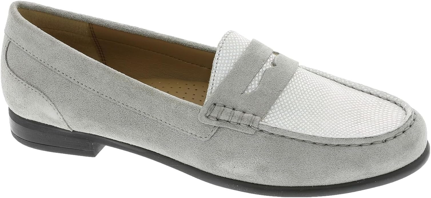 ARRAY Women's Harper Leather Slip-On Leather Loafer | Amazon (US)
