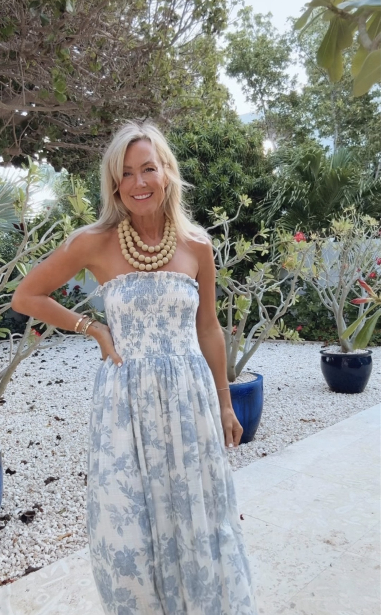 The sweetest strapless dress for vacation!

Size: xs 

#LTKootd #LTKTravel #LTKOver40