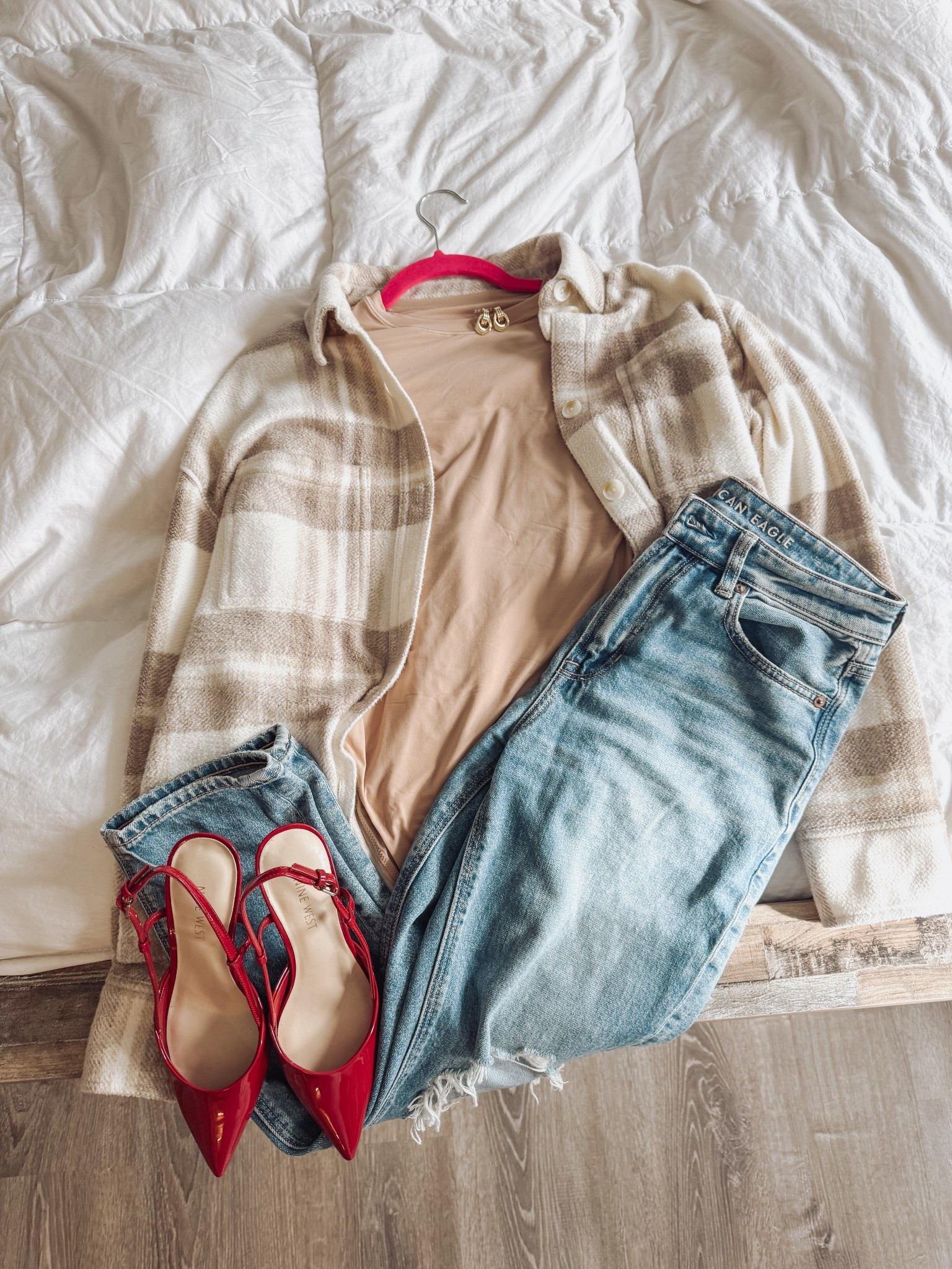 A little pop of red ! 




American Eagle, flannel, kitten heels, red shoes, spring outfits, outfitinspo, body suit 

#LTKxMadewell #LTKStyleTip #LTKSeasonal