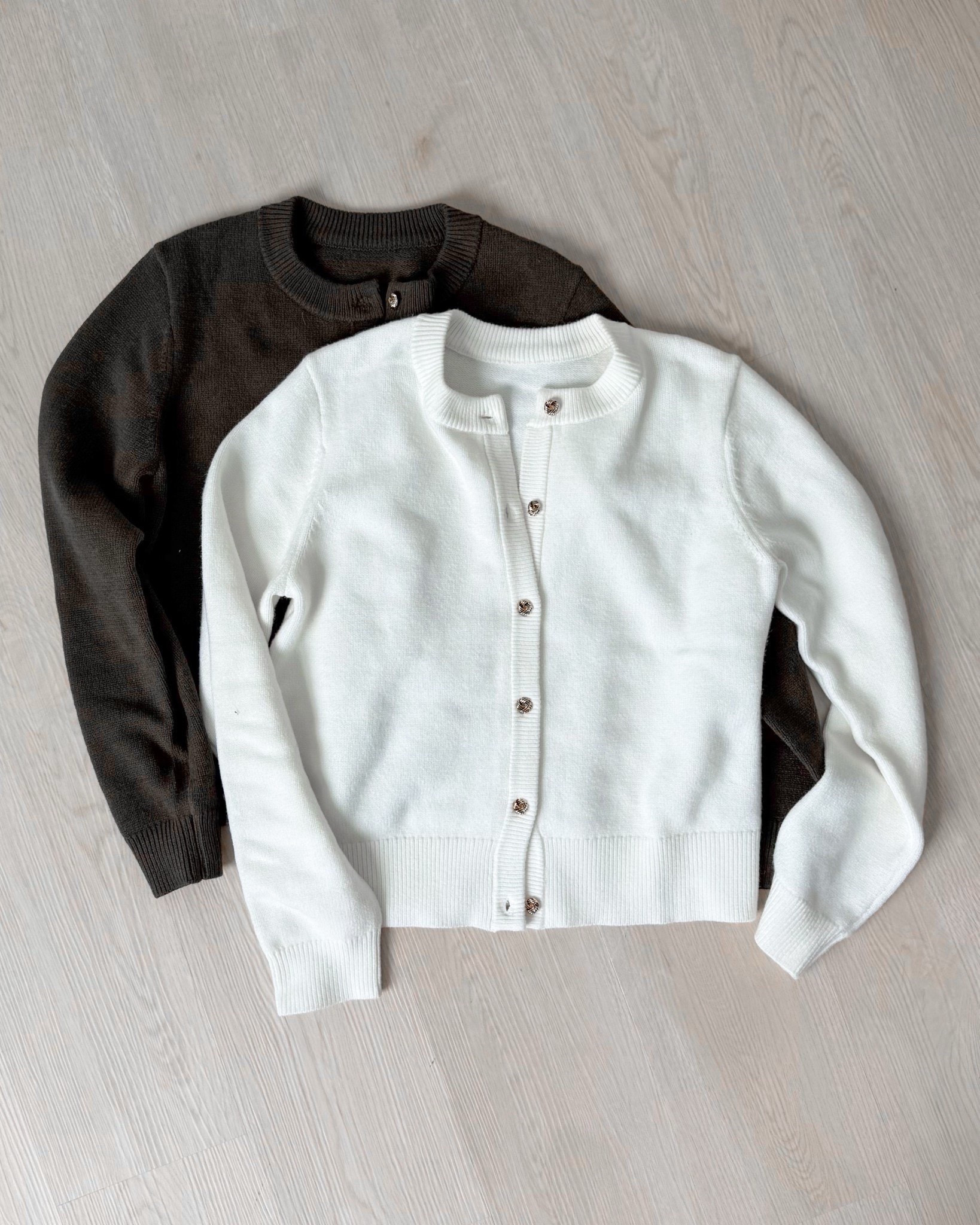 These cardigans are too good. They are cashmere, so they are literally so soft. They are perfect to pair with jeans or trousers for an elevated casual look.

Amazon finds, cashmere sweater, cashmere cardigan, Amazon basics, sweater, winter finds, winter basics, Stang and Co

#LTKSeasonal #LTKFindsUnder50 #LTKGiftGuide