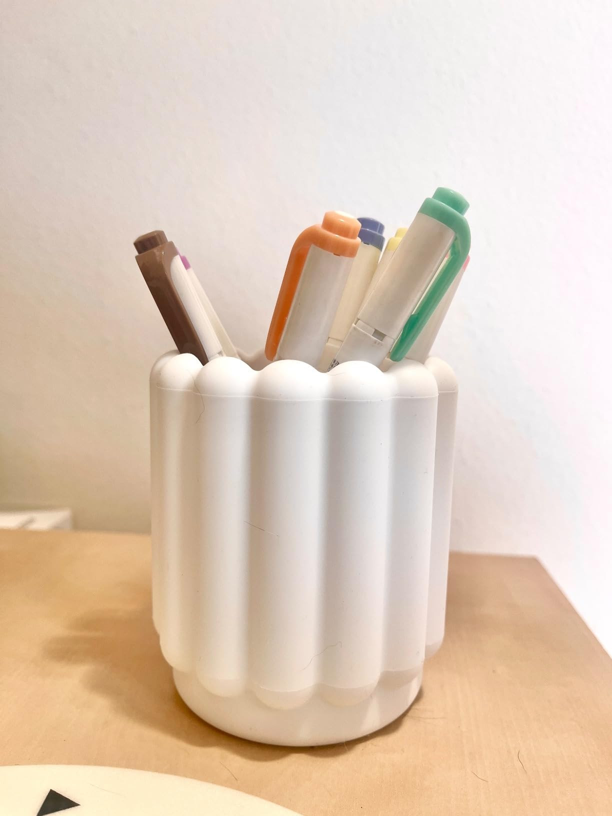 Silicone Pen Holder, Pencil Holder Cute Pens Cup for Desk for Kids Office Decor Desk Accessories ... | Amazon (US)