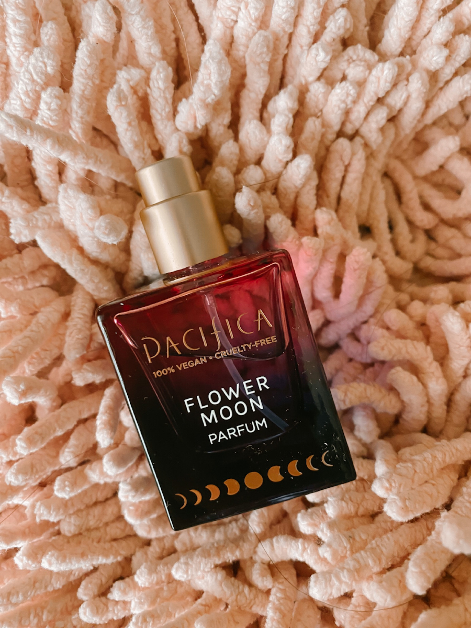 A dreamy Spring fragrance perfect for nights out  

#LTKbeauty #LTKU #LTKcurves