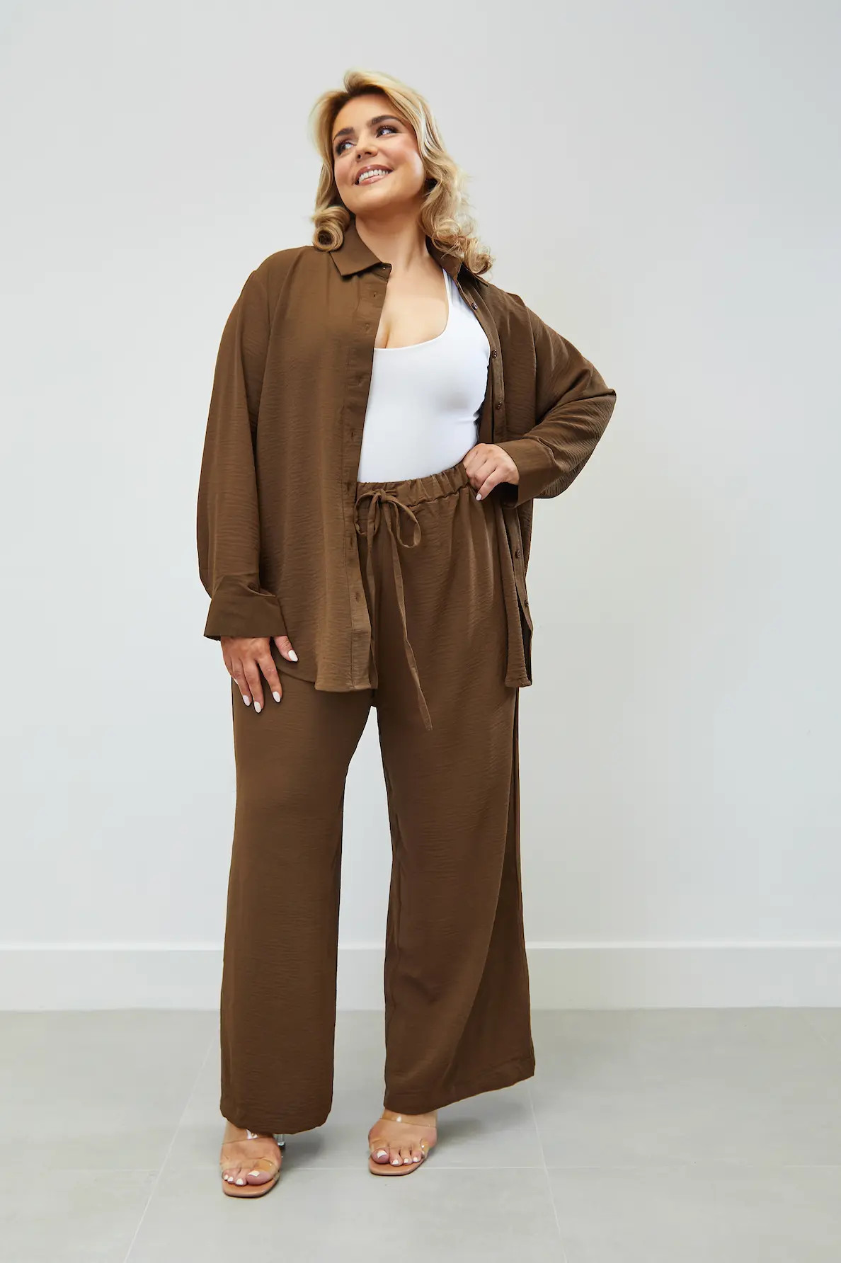 High Waisted Wide Leg ‘Olivia’ Trousers - Chocolate | RELR