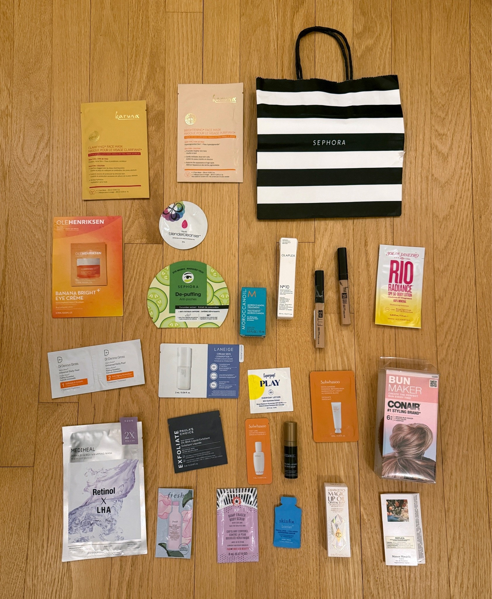 This Sephora Beauty Sample Bundle is live on my Poshmark - such a deal! I’ve linked it and many of the products directly!