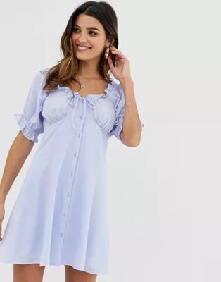 ASOS DESIGN – Ausgestelltes Minikleid im Babydoll-Look mit herzförmigem Ausschnitt und durchge... | ASOS DE