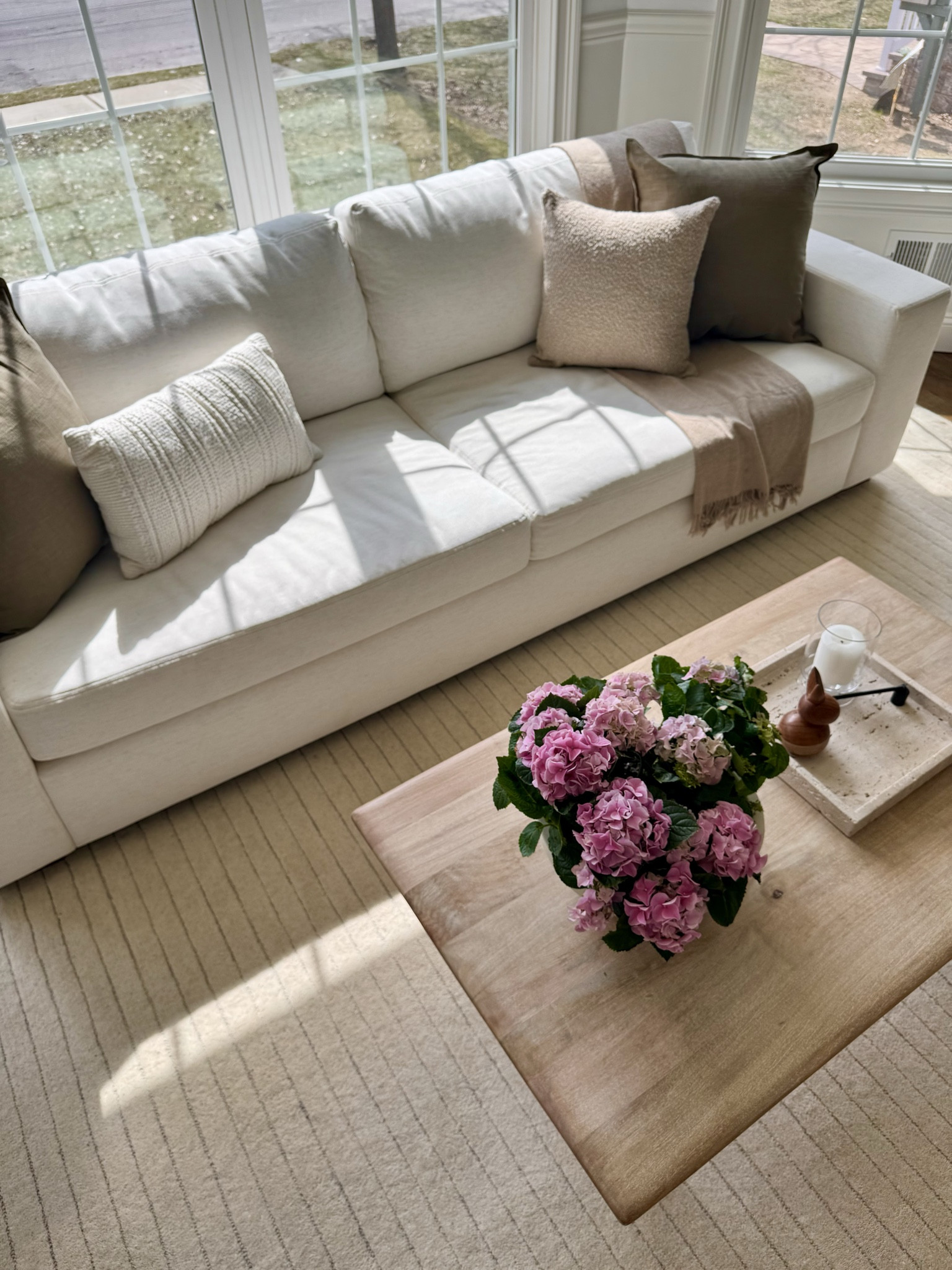 Spring living room views 

#LTKmomlife #LTKdayinmylife #LTKgrwm