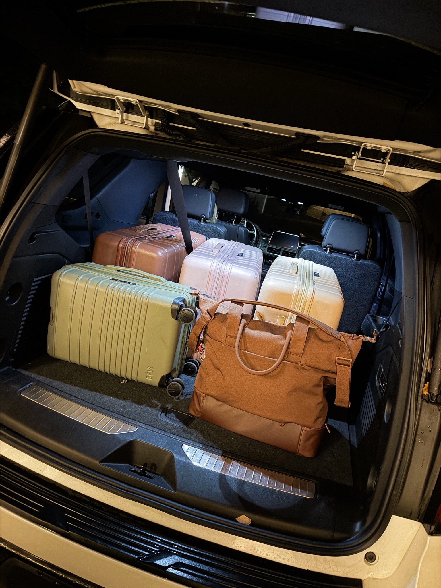 a family that @beistravel together stays together!! our favorite luggage we all adore =