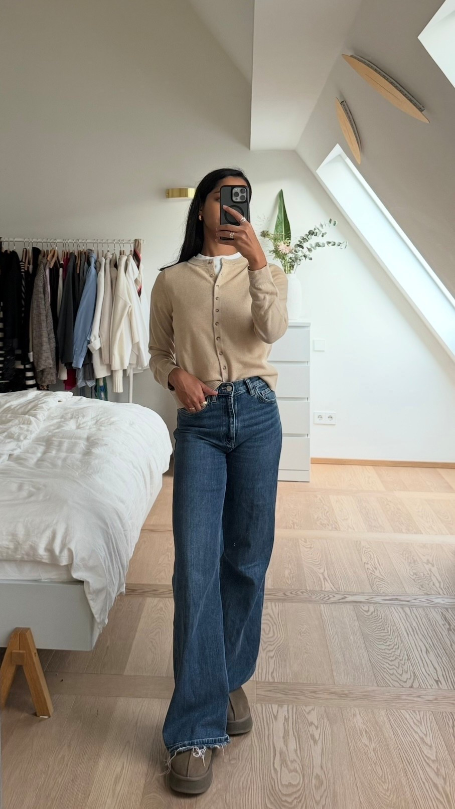 Leichter und trotzdem durchaus warm haltender Feinstrickcardigan aus 100% Yakwolle

#LTKautumn #LTKdeutschland #LTKeurope