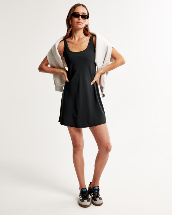 Curve Love High Rise Mom Short | Abercrombie & Fitch (US)