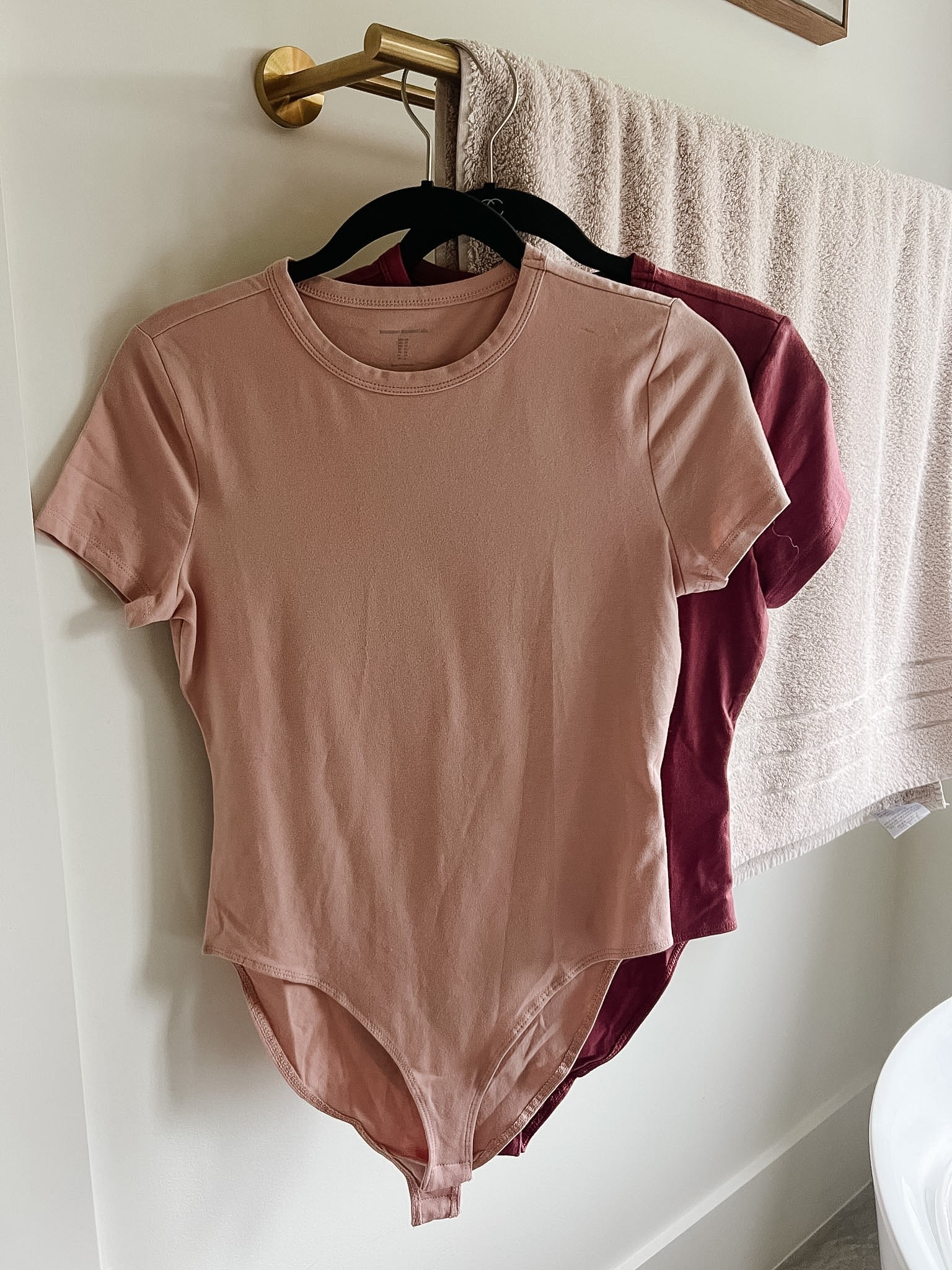 Amazon Fashion Faves! 

This two pack of bodysuits are so versatile!