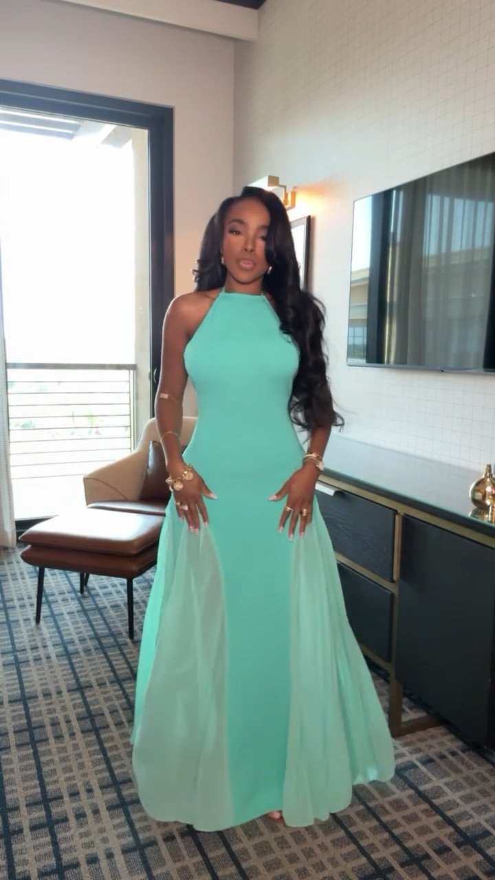 LTKCon check in outfit!  Wearing a Size Small | I’m 5’4 | 140lbs | 36D -27 -40 IG & YT: kirasfashionfinds TT: kiraabboud📍Miami  

 

Follow my LTK @kirasfashionfinds on the @shop.LTK app to view this post and get my exclusive app-only content!

#liketkit #LTKCon #LTKU #LTKStyleTip
@shop.ltk
https://liketk.it/5nzIY

#LTKStyleTip #LTKFindsUnder50 #LTKCon