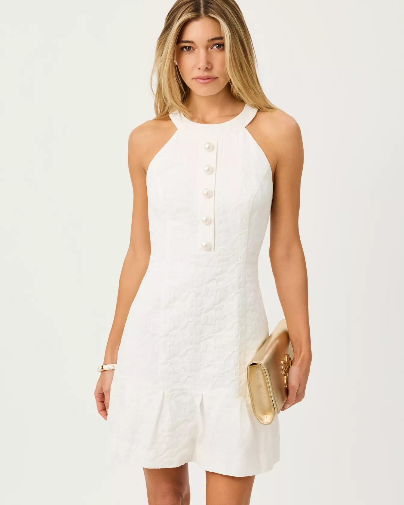 The perfect little white dress 🤍✨
This is one of those pieces that instantly makes you feel put together — simple, elegant, and so flattering 🙌
I love the subtle texture + button detail… it adds just enough without doing too much 💫
Perfect for:
✔️ Date nights
✔️ Bridal events
✔️ Vacation dinners
A true staple you’ll wear on repeat 🤍
#LTKStyle #LittleWhiteDress #ChicOutfit #SummerStyle #EffortlessStyle 

 